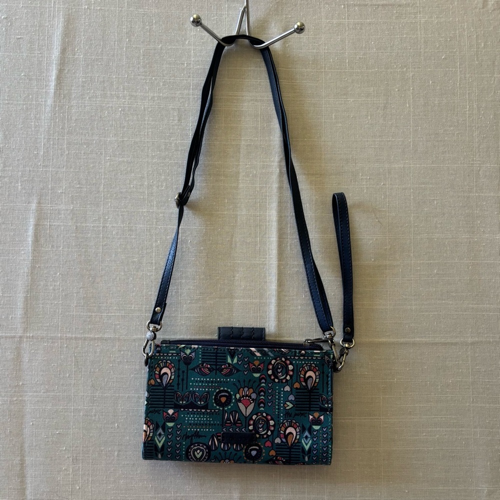 Sakroots Women’s olympicTeal Floral smartphone crossbody purse 3 in 1 wallet bag